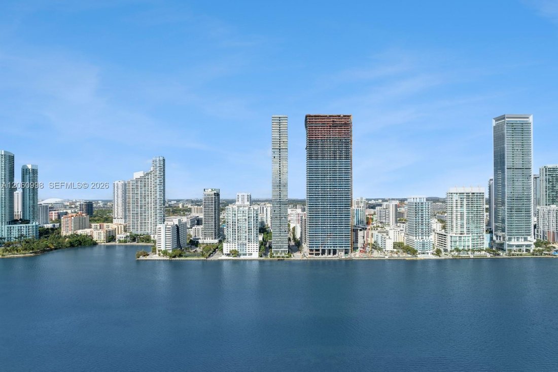 Condo in Miami, Florida, United States 1 - 18569463