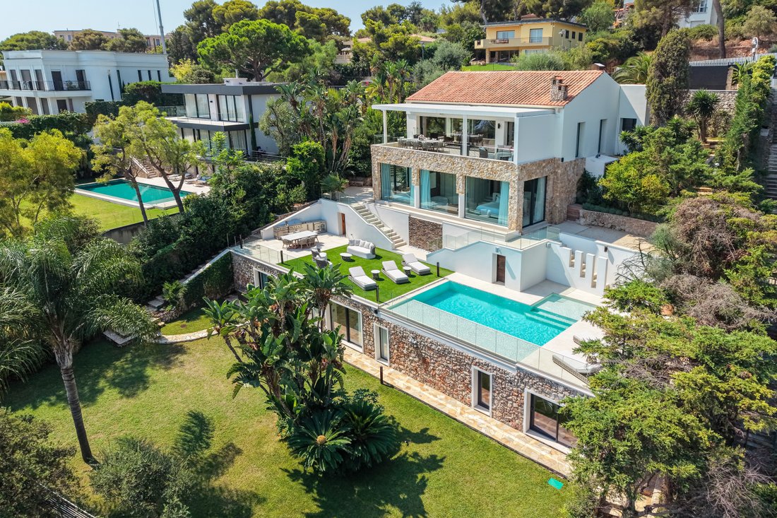Villa in Village-Cros de Caste-Coupiere-Mont Gros, Roquebrune-Cap-Martin, France 1 - 18566221