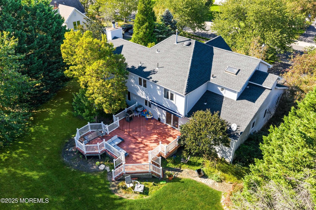 House in Tinton Falls, New Jersey, United States 2 - 18567011