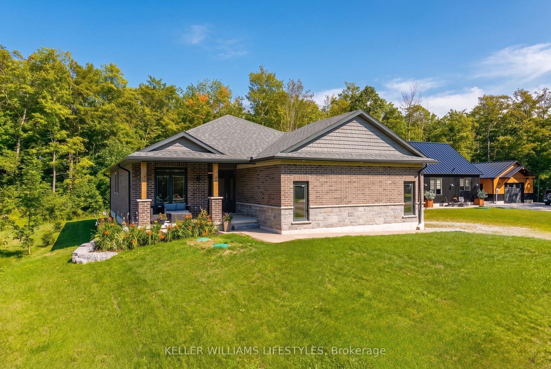 House in Bayfield, Ontario, Canada 1 - 18562614