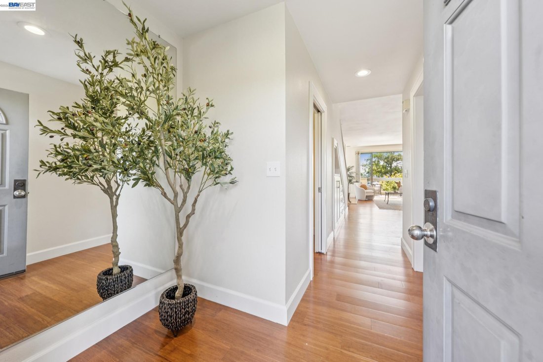 Condo in Alameda, California, United States 5 - 18573237