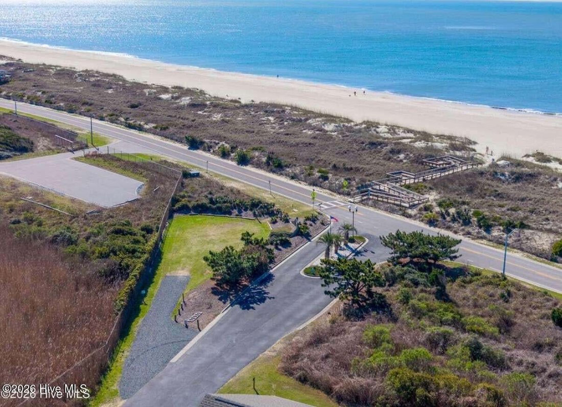 Townhouse in Oak Island, North Carolina, United States 4 - 18568672