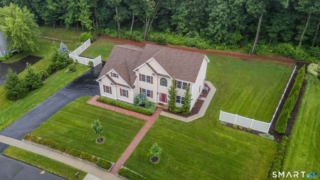 House in Southington, Connecticut, United States 4 - 18410967