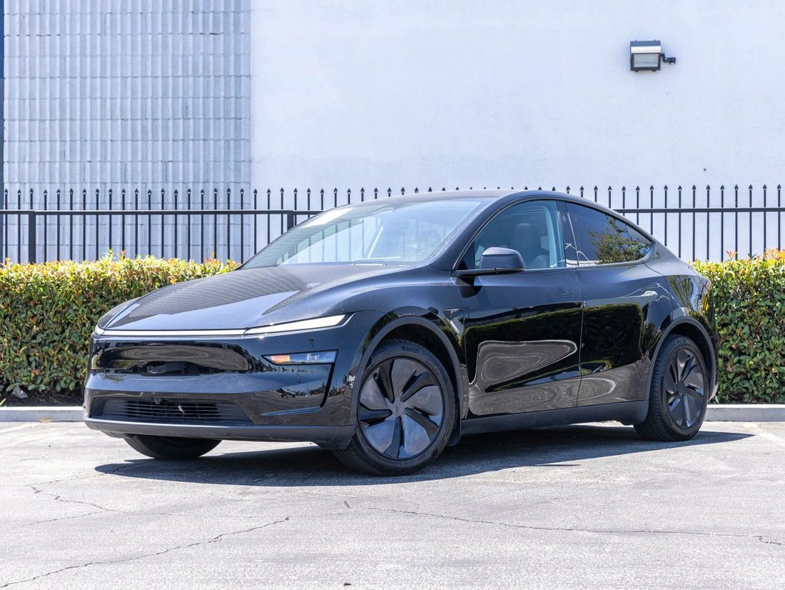 Suv in Azusa, CA, United States 3 - 18434967
