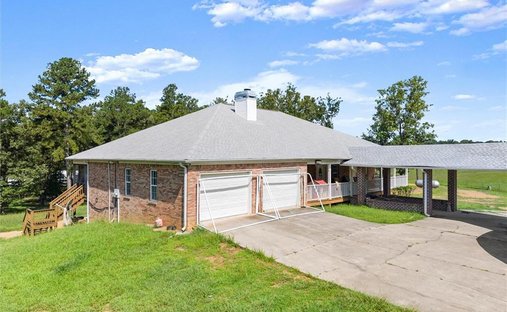 House in Chatsworth, Georgia, United States 1