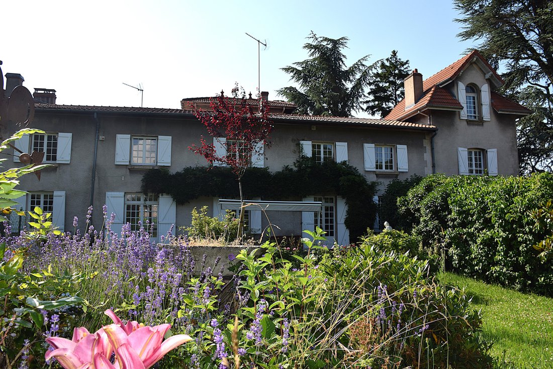 Estate in Saint-Heand, Auvergne-Rhône-Alpes, France 1 - 17324958