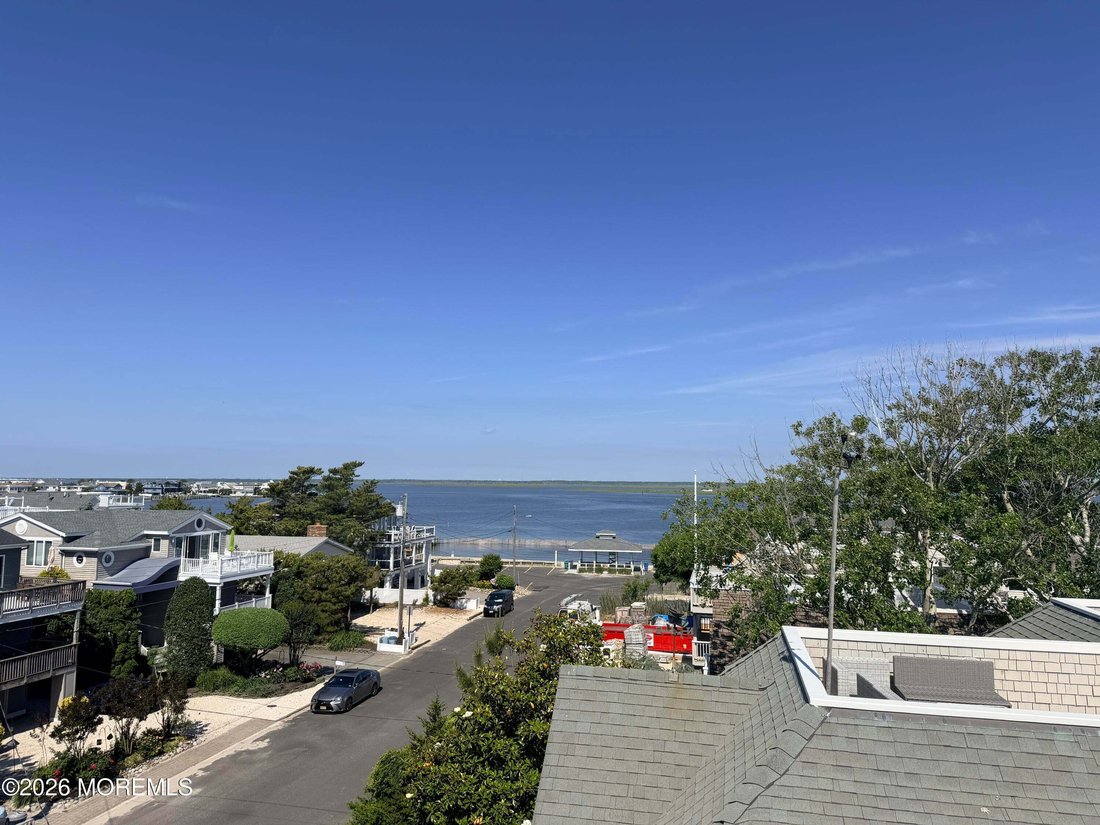 House in Ship Bottom, New Jersey, United States 3 - 18567008