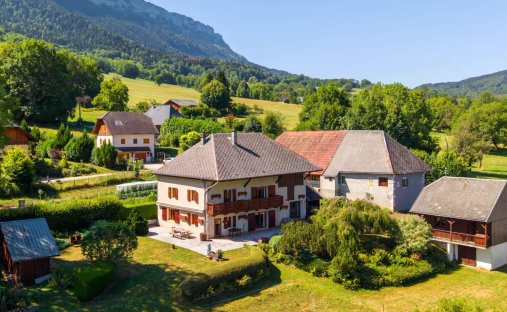 House in Le Noyer, Auvergne-Rhône-Alpes, France 1