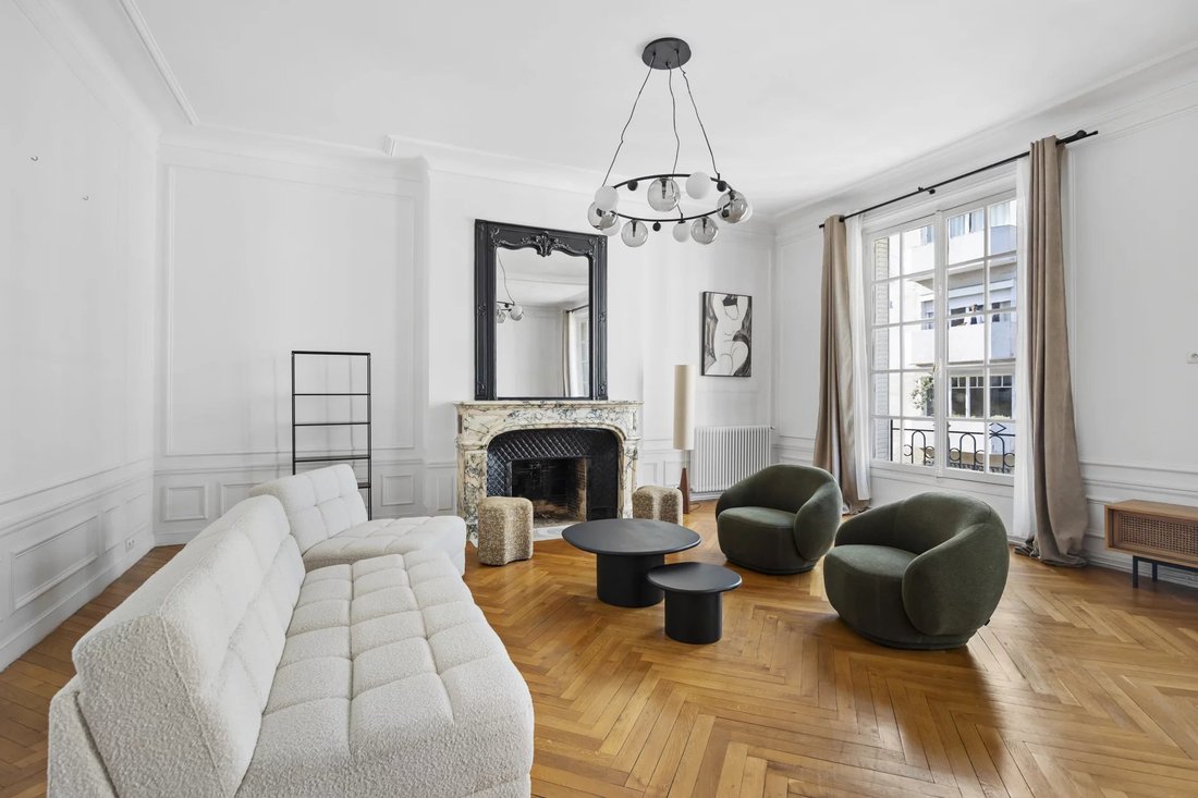 Apartment in Muette Sud, Paris 16e Arrondissement, Paris 4 - 18573412