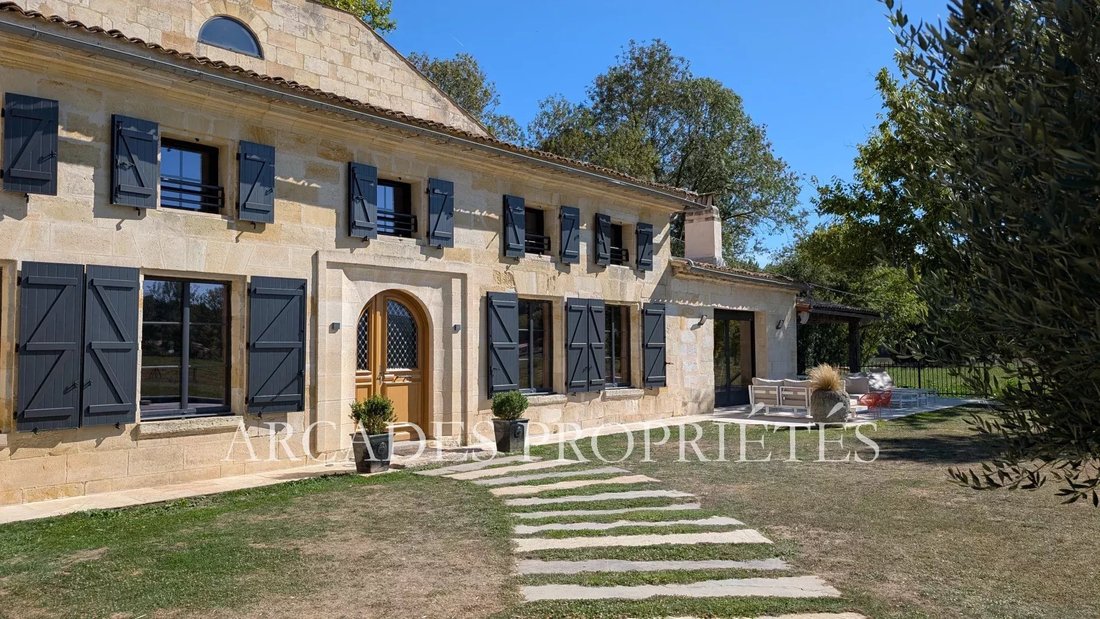 Estate in Saint-Émilion, Nouvelle-Aquitaine, France 5 - 18572325