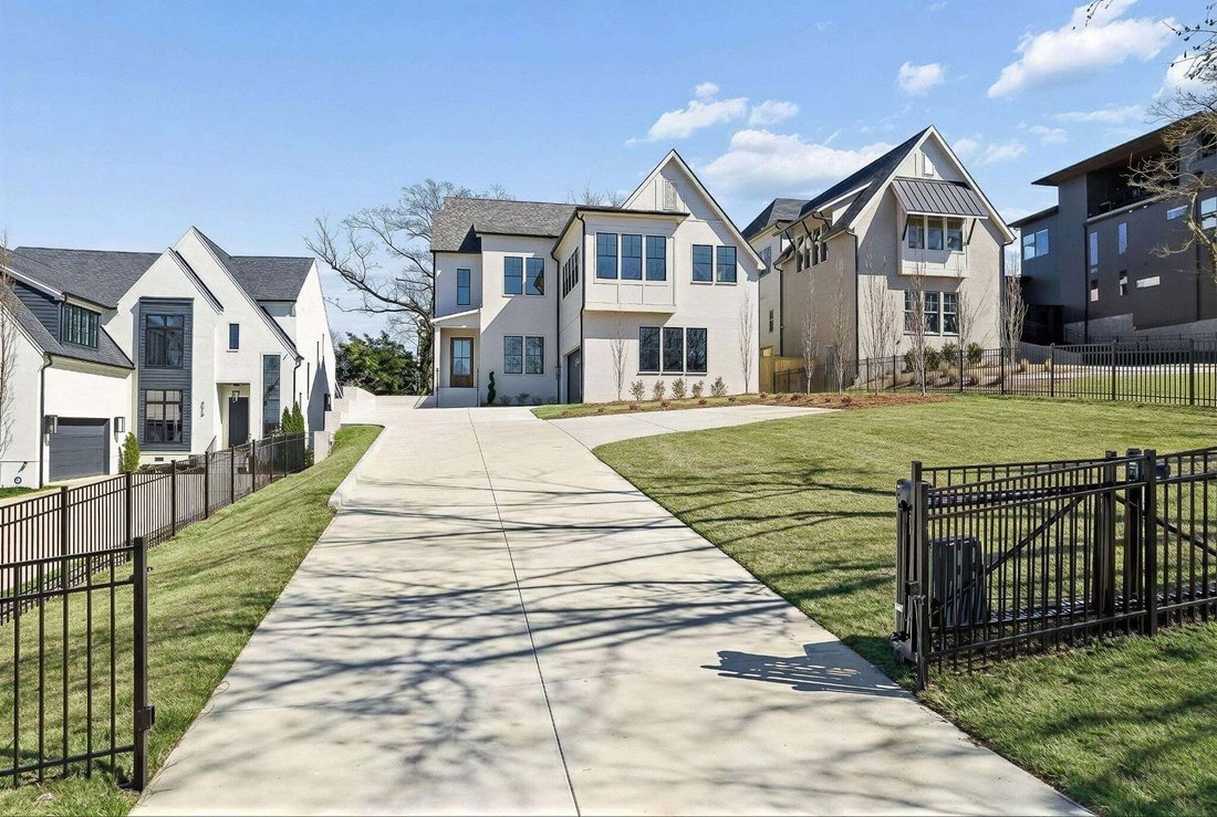 Co Op in Forest Hills, Tennessee, United States 3 - 18567121