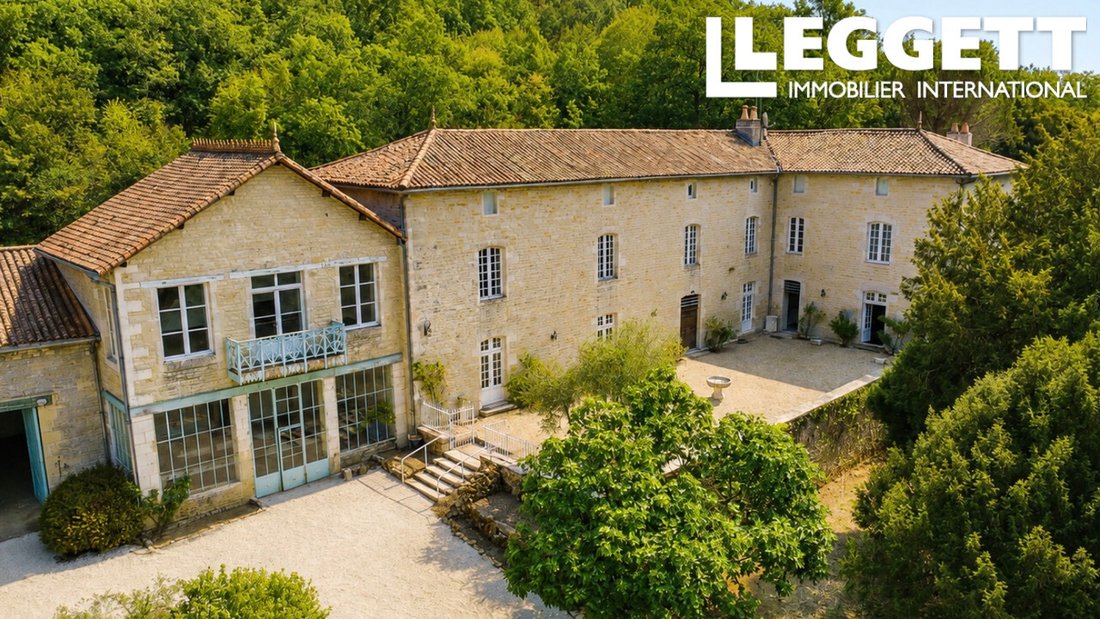House in Civray, Nouvelle-Aquitaine, France 1 - 18567851