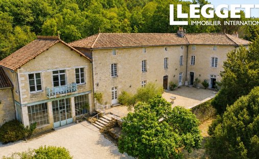 House in Civray, Nouvelle-Aquitaine, France 1