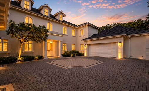 House in Hurlingham, Sandhurst, Gauteng 1