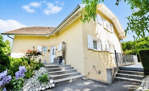 Villa in Bons-en-Chablais, Auvergne-Rhône-Alpes, France 1