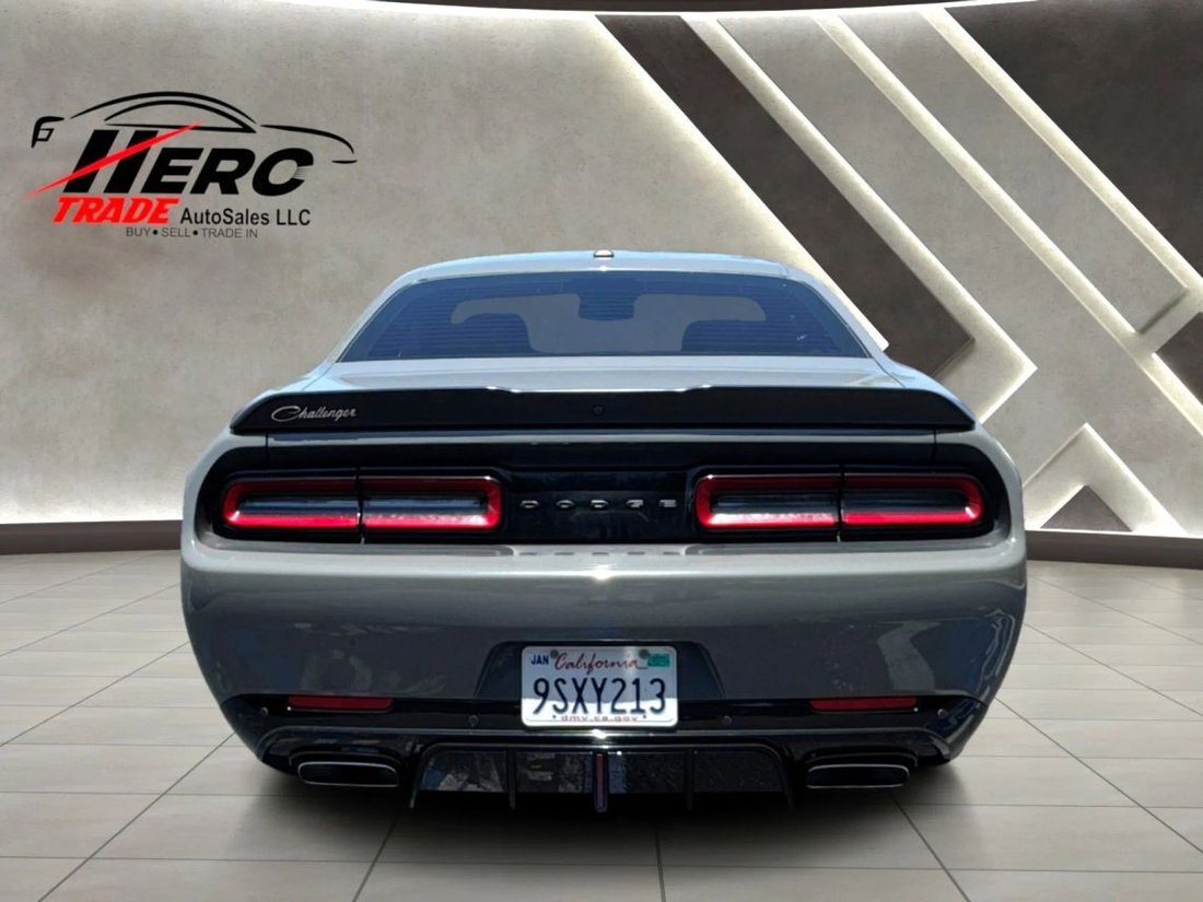 Coupe in Huntington Beach, CA, United States 5 - 18568070