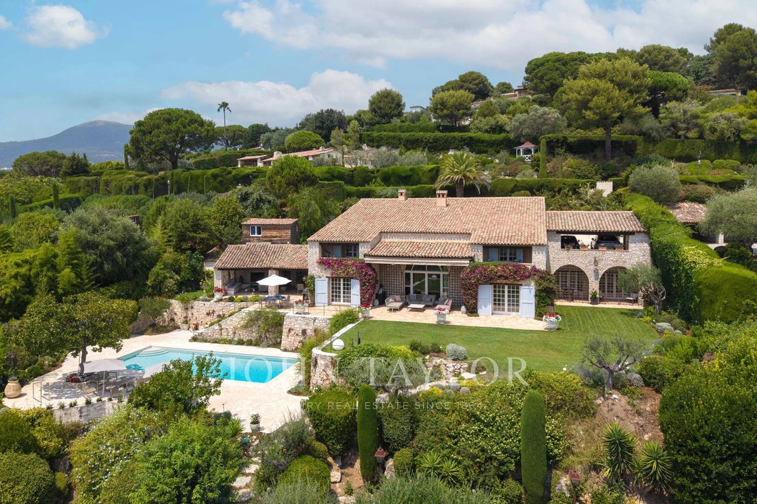 Estate in Saint-Paul-de-Vence, Provence-Alpes-Côte d'Azur, France 1 - 18573396