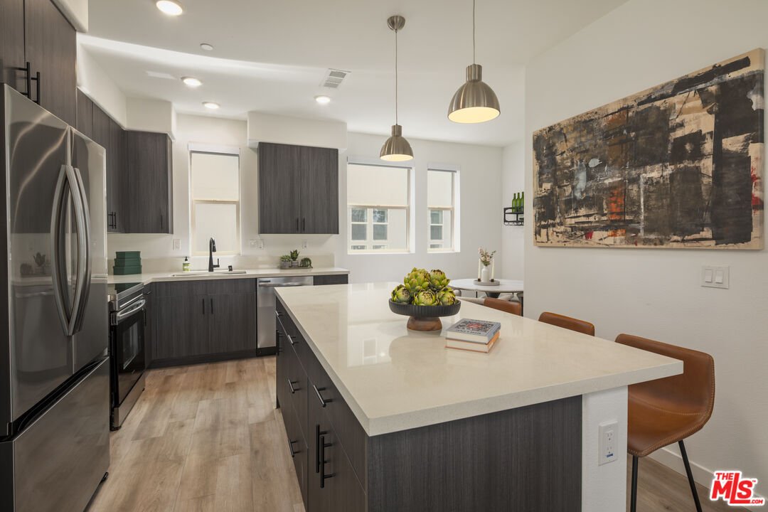 Condo in Los Angeles, California, United States 3 - 18569504
