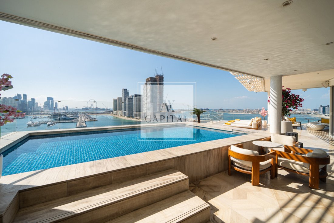 Apartment in Umm Suqeim, Dubai, United Arab Emirates 1 - 18573519