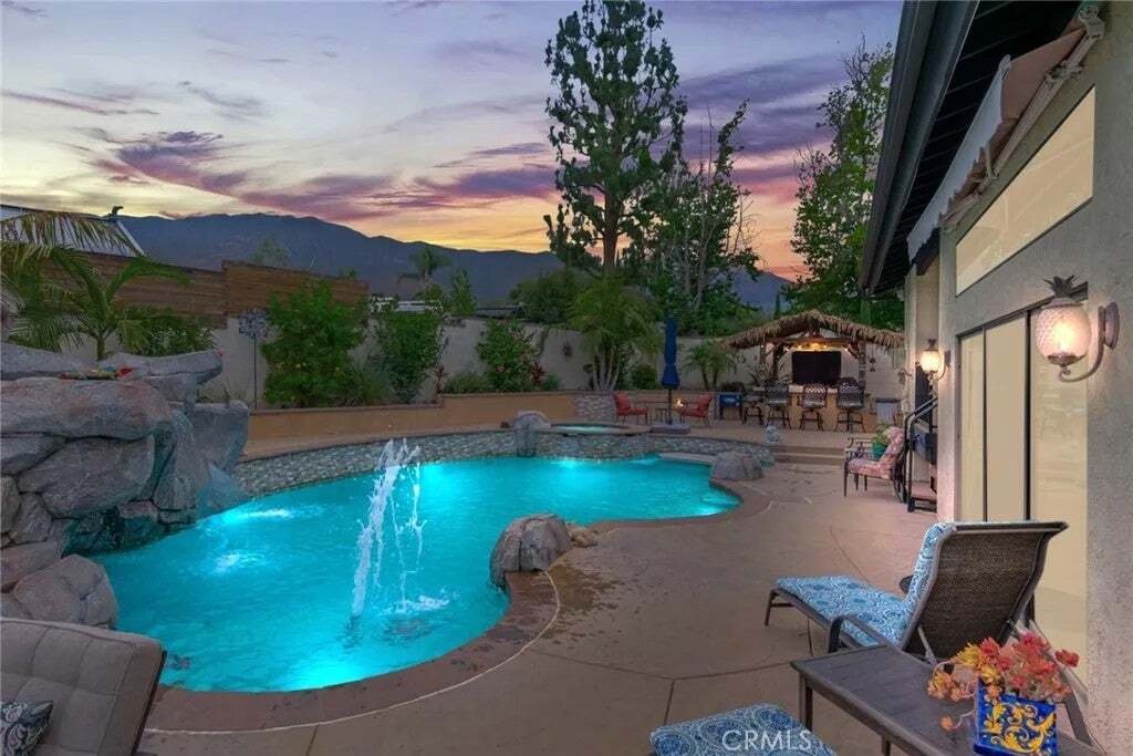 House in Upland, California, United States 5 - 18392249