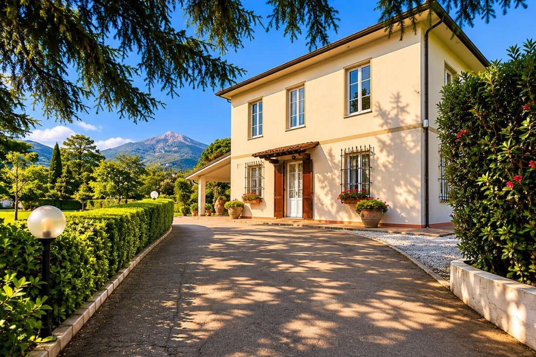 Villa a Camaiore, Toscana, Italia 1 - 18568609