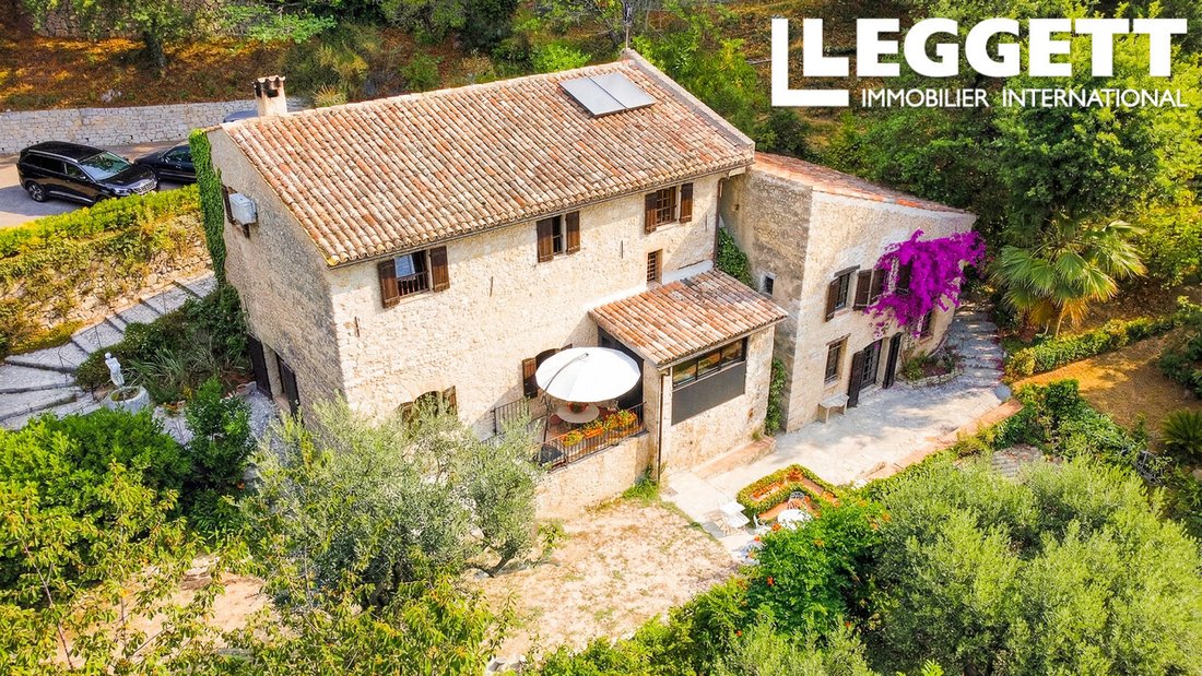 Villa in Carros, Provence-Alpes-Côte d'Azur, France 3 - 12102507