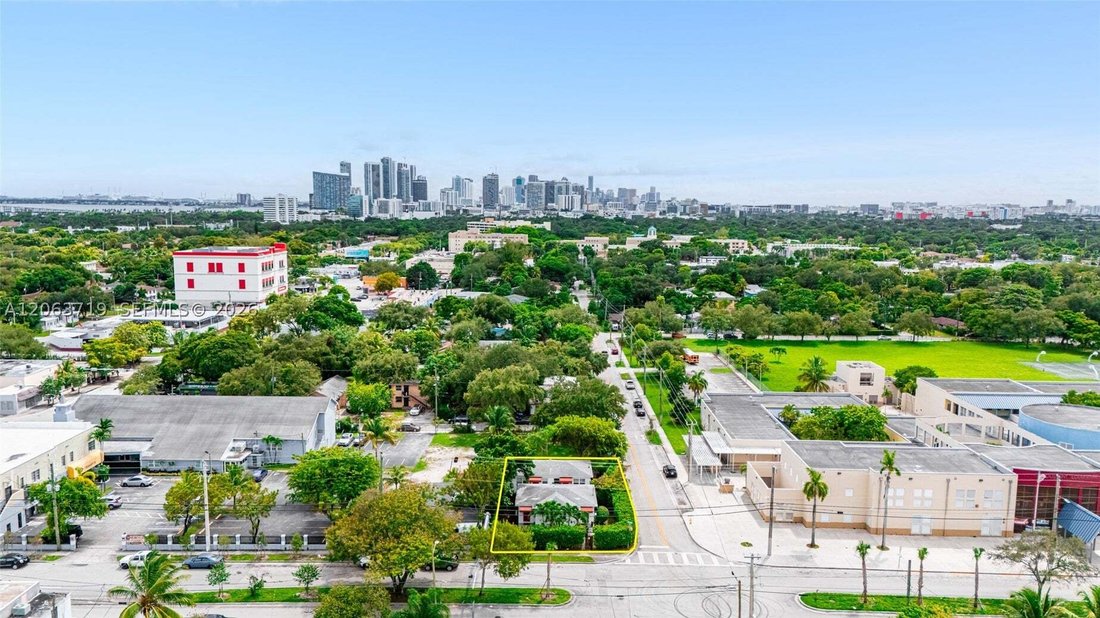 Miami, Florida, United States 2 - 18568891