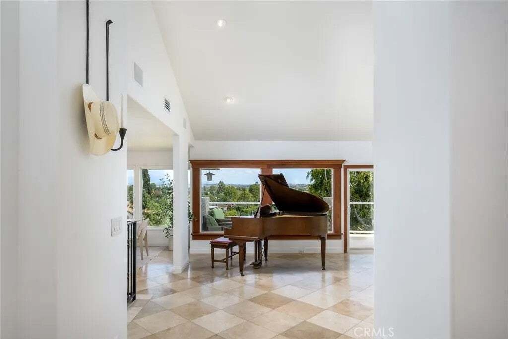 House in Whittier, California, United States 5 - 18041098