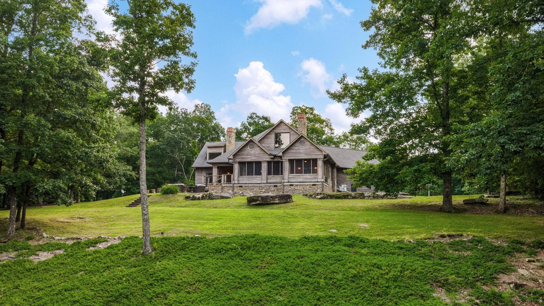 Mentone, Alabama, United States 1 - 18568773