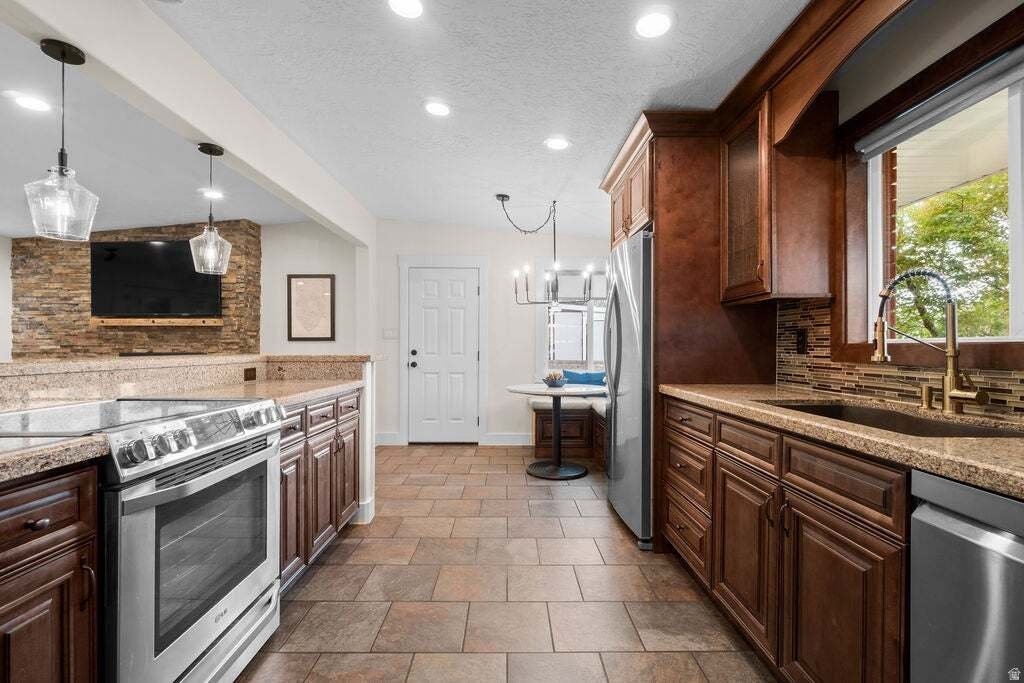 House in Sandy, Utah, United States 5 - 18567305