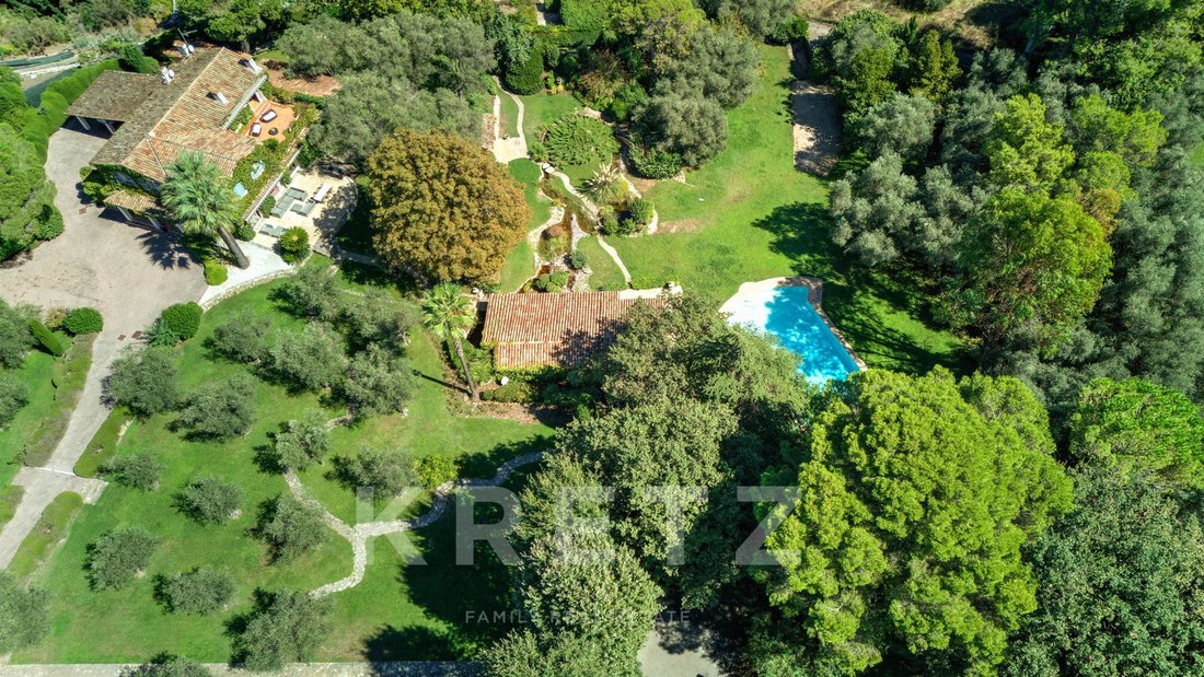 Villa in Mougins, Provence-Alpes-Côte d'Azur, France 1 - 15241194