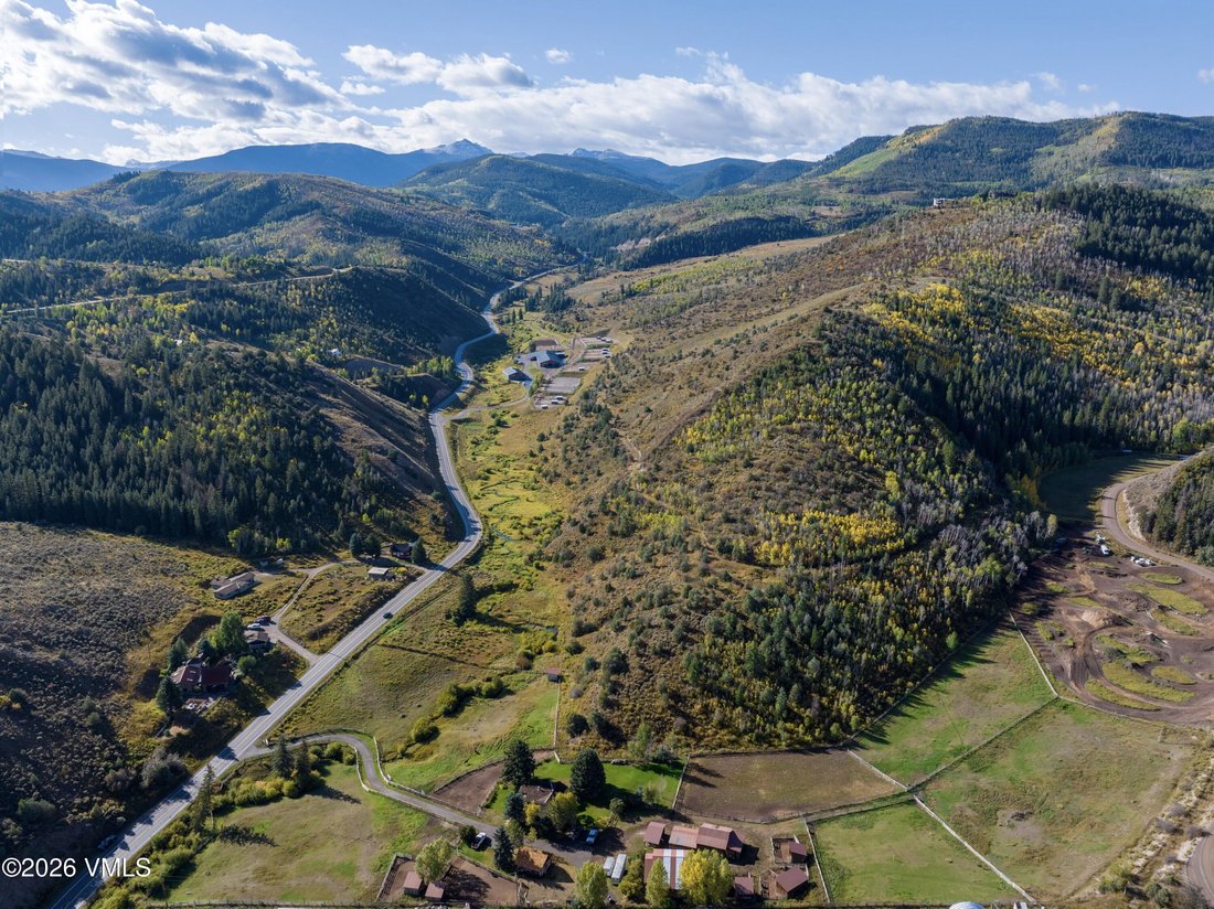 Farm Ranch in Edwards, Colorado, United States 3 - 18570315