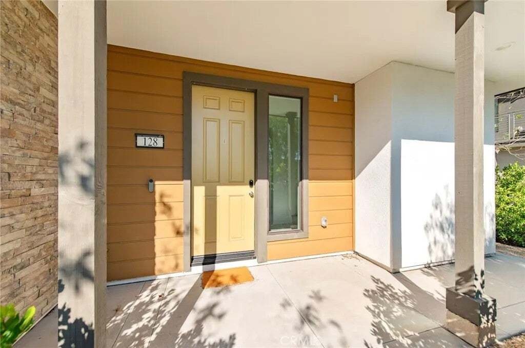 Condo in Irvine, California, United States 2 - 18250537