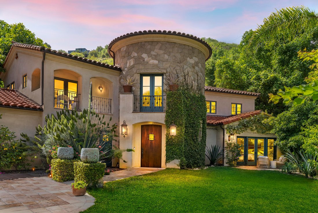 Santa Barbara, California, United States 2 - 18569461