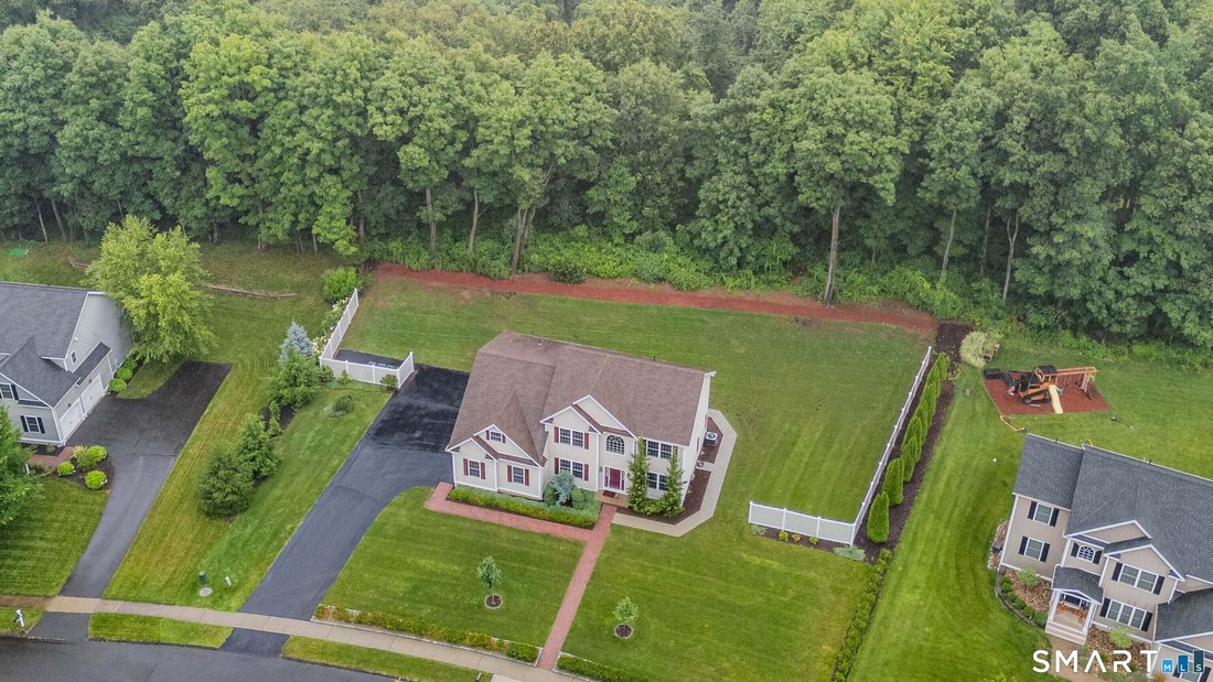 House in Southington, Connecticut, United States 3 - 18410967