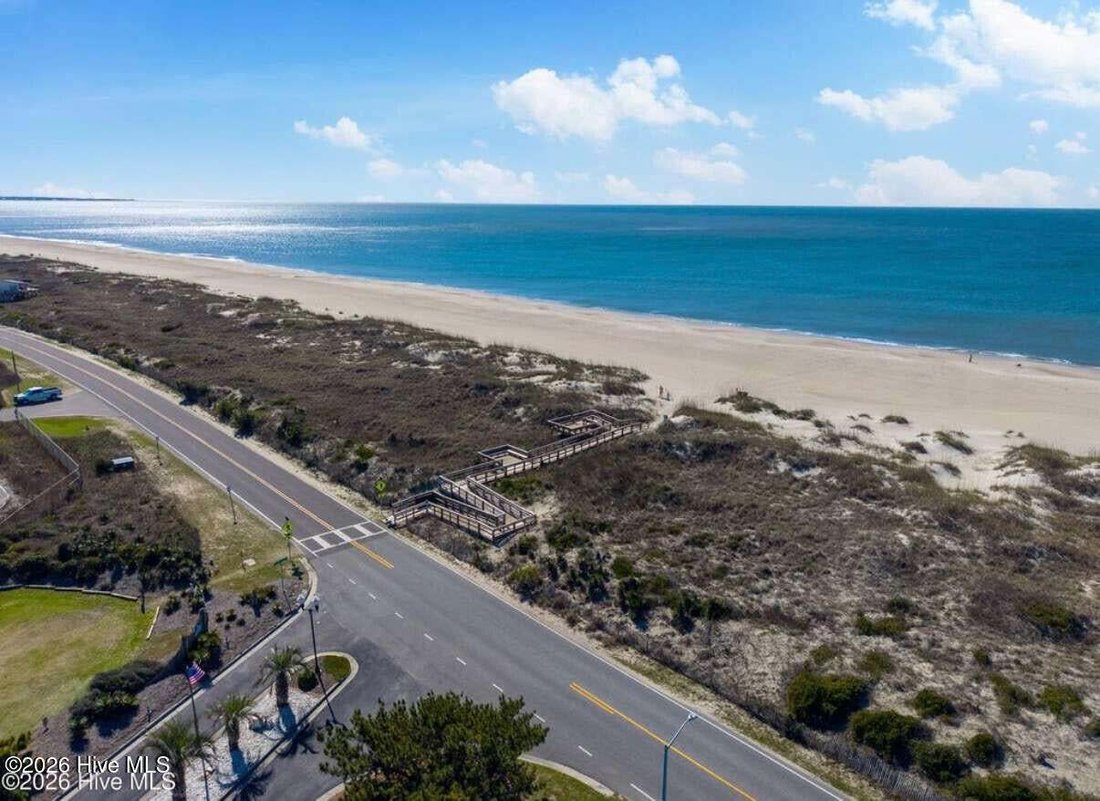 Townhouse in Oak Island, North Carolina, United States 3 - 18568672