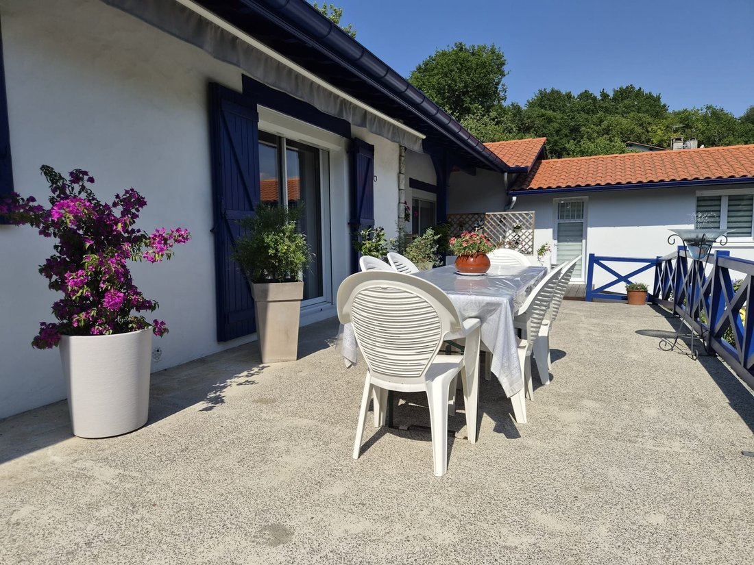 House in Saint-Pierre-d'Irube, Nouvelle-Aquitaine, France 1 - 17990567