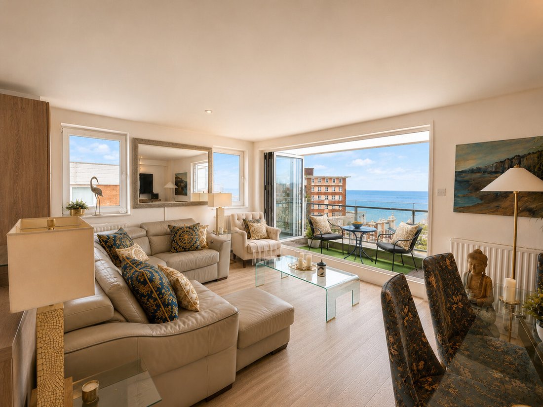 Apartment in Courtenay Terrace, Hove, England 2 - 17989289