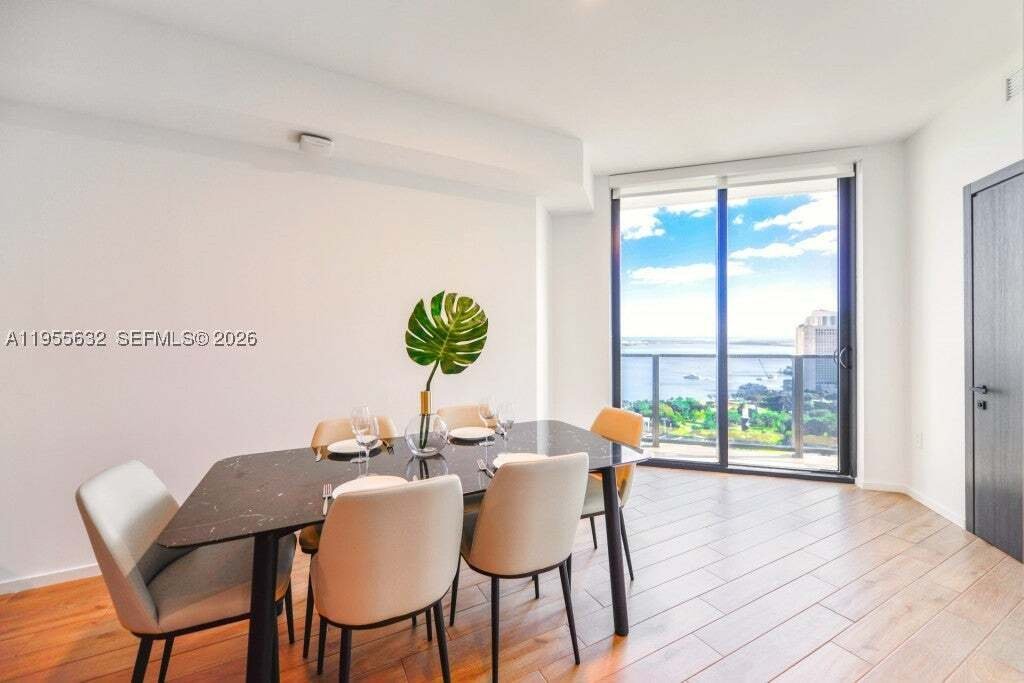 Condo in Miami, Florida, United States 3 - 17210158