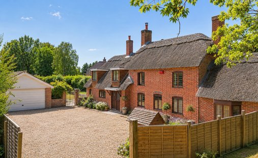 House in New Forest, Lyndhurst, England 1