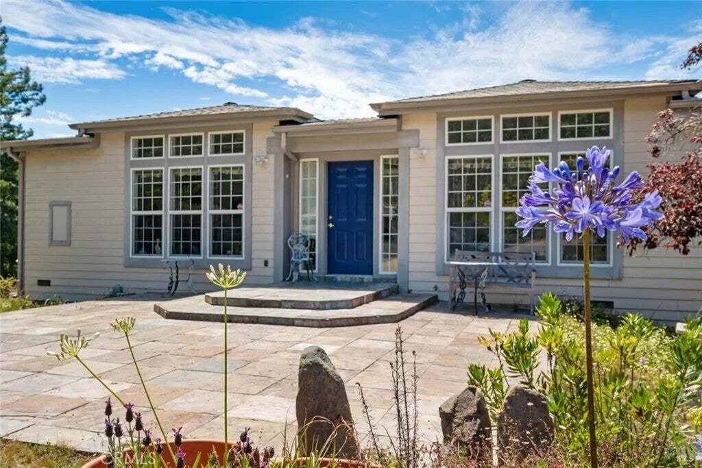 Point Arena, California, United States 3 - 18567404