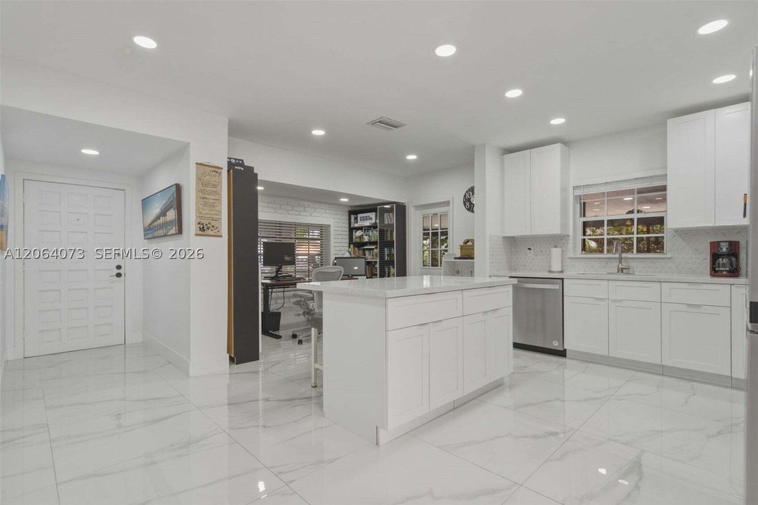 House in Hialeah, Florida, United States 1 - 18573466