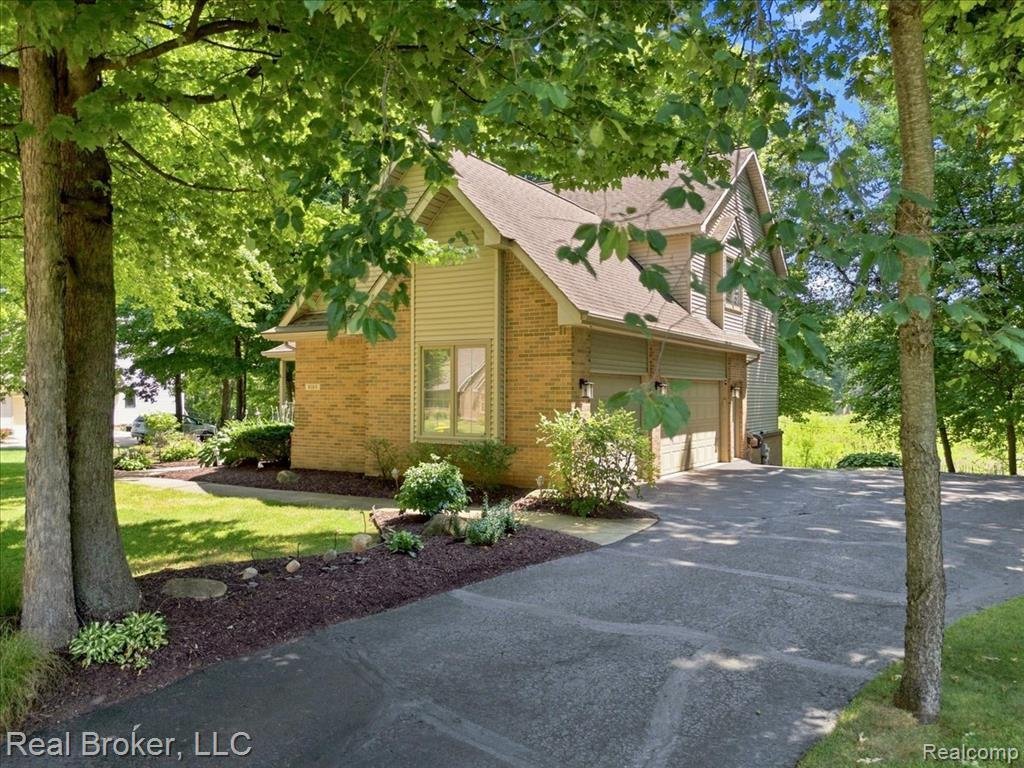 House in Brighton, Michigan, United States 3 - 18564970