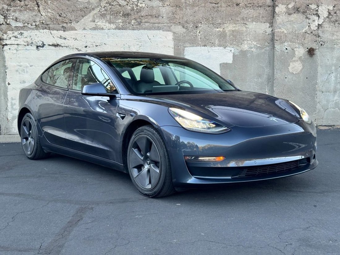 Sedan in Roseville, CA, United States 3 - 18571155