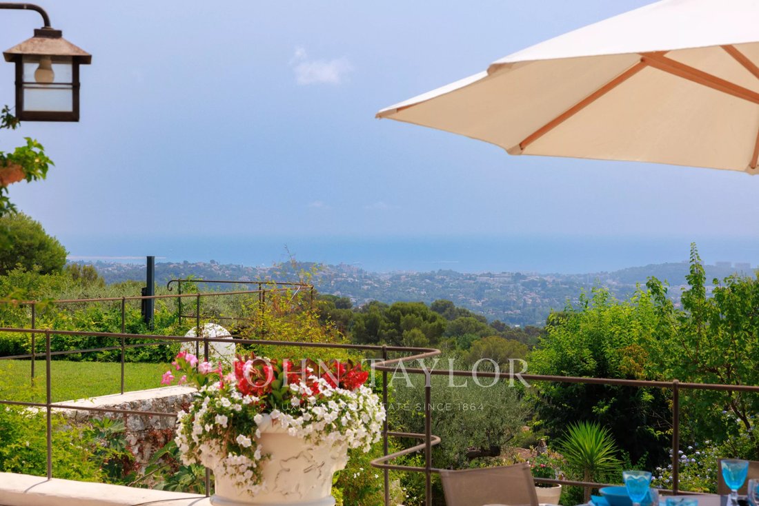 Estate in Saint-Paul-de-Vence, Provence-Alpes-Côte d'Azur, France 4 - 18573396