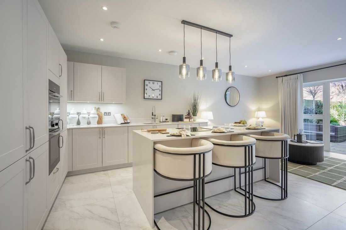 House in Sunninghill, England 3 - 17758078