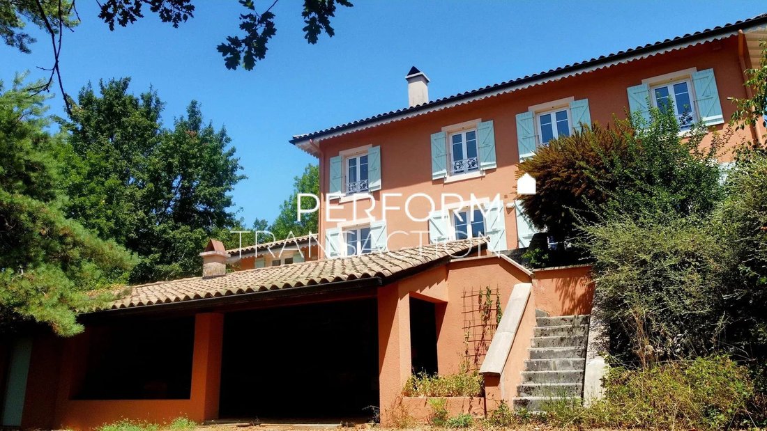 Estate in Leyssard, Auvergne-Rhône-Alpes, France 4 - 18572237