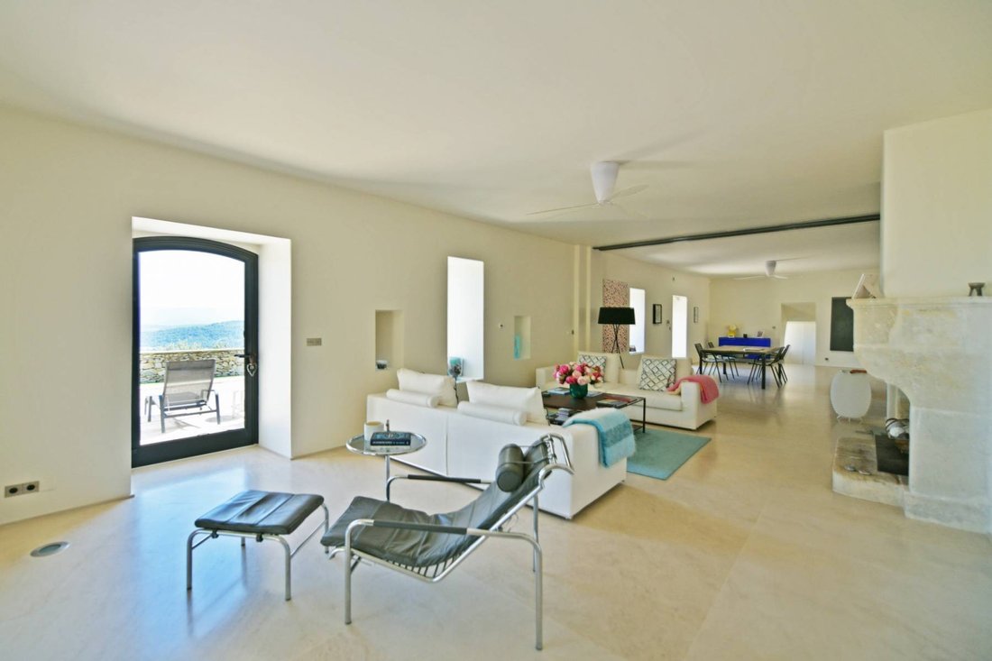House in Gordes, Provence-Alpes-Côte d'Azur, France 4 - 18571660