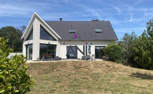 House in Hautot-sur-Mer, Normandy, France 1