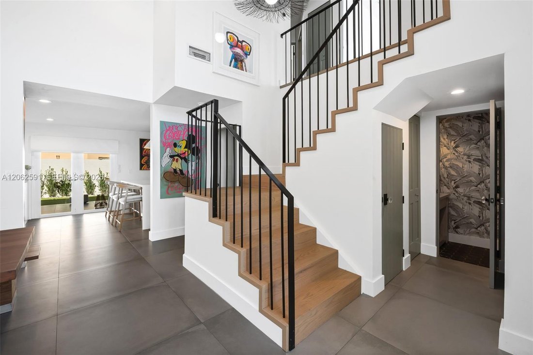 House in Hialeah, Florida, United States 5 - 18569467